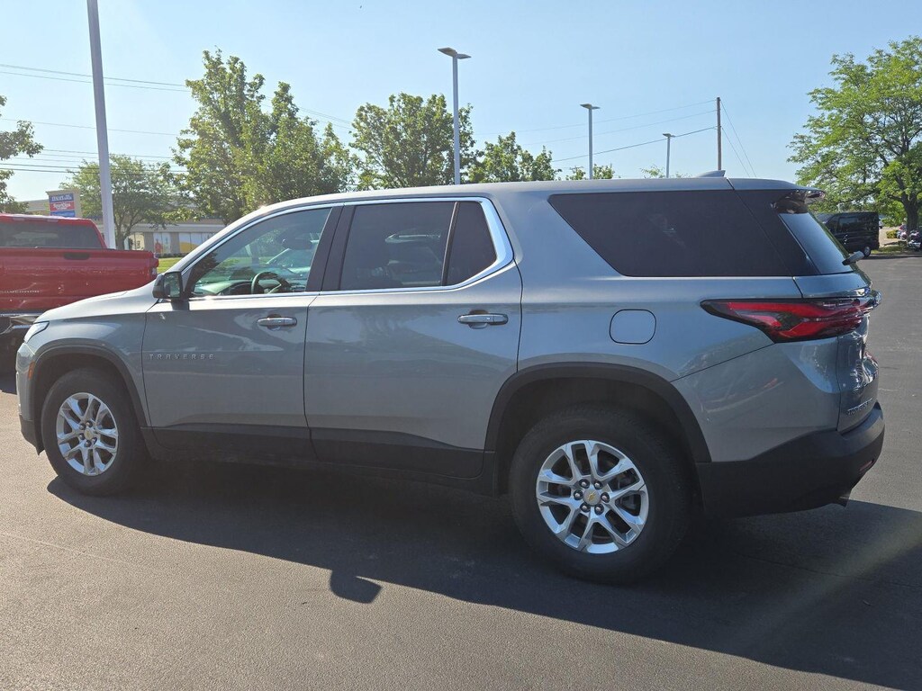 Used 2023 Chevrolet Traverse LS SUV
