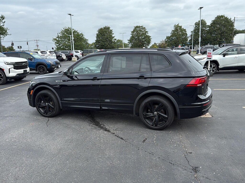 Used 2023 Volkswagen Tiguan SE R-Line Black SUV