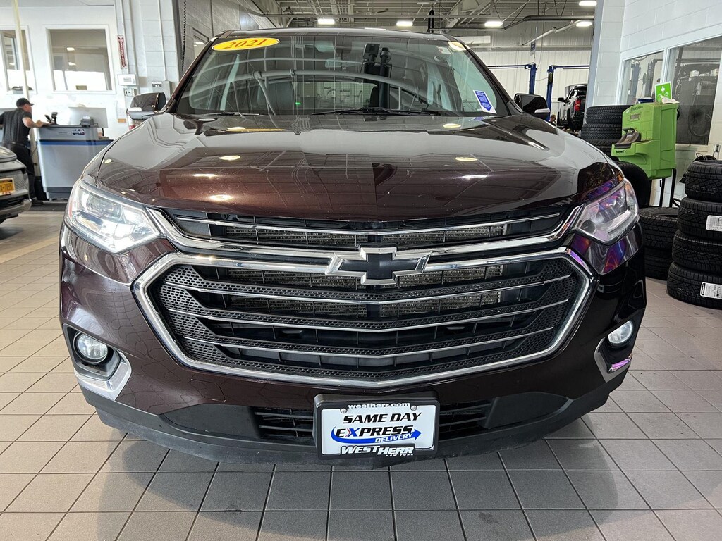 Used 2021 Chevrolet Traverse LT Leather SUV