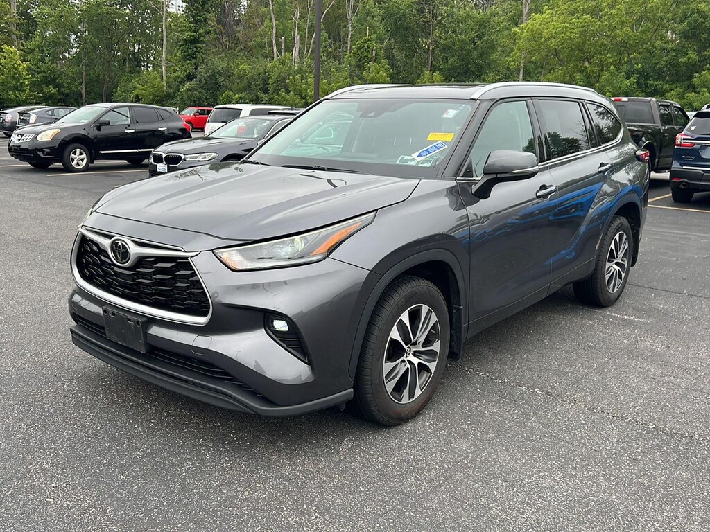 Used 2021 Toyota Highlander XLE SUV
