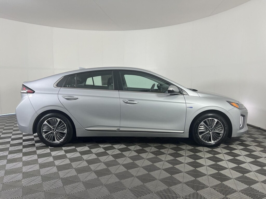Used 2020 Hyundai IONIQ Plug-In Hybrid SEL Hatchback