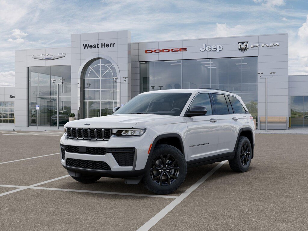 Used 2026 Jeep Grand Cherokee Grand Cherokee Laredo Altitude SUV