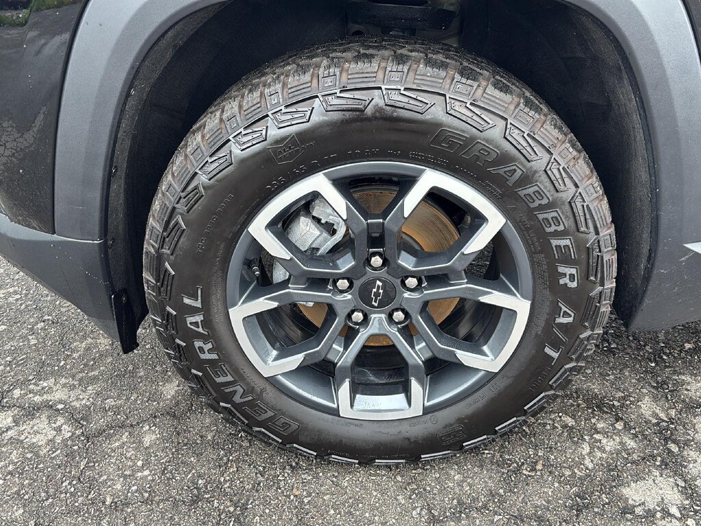 Used 2025 Chevrolet Equinox AWD Activ SUV