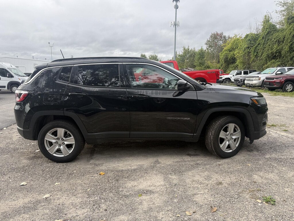 Used 2022 Jeep Compass Latitude SUV