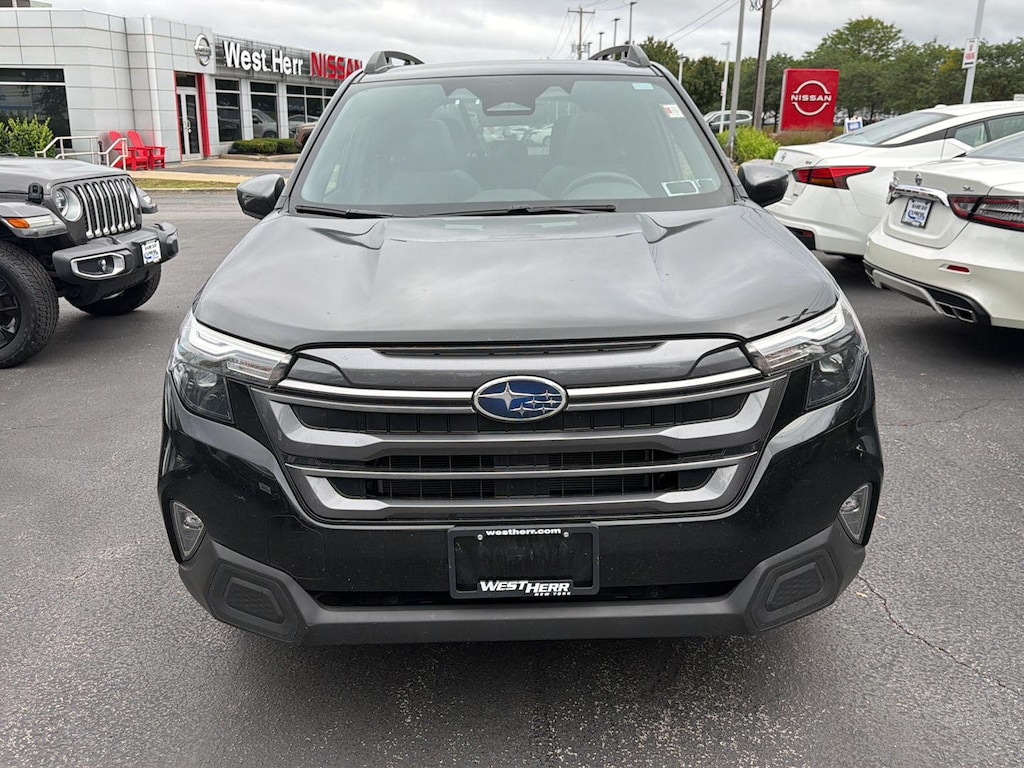 Used 2025 Subaru Forester Premium SUV