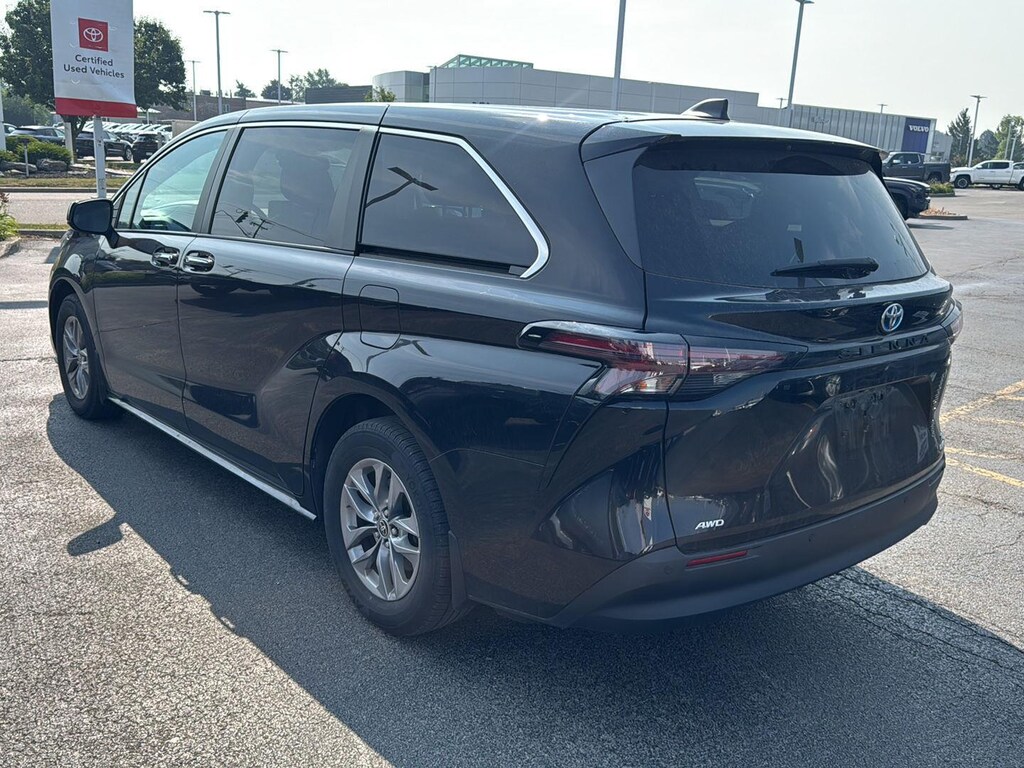 Used 2023 Toyota Sienna XLE Van