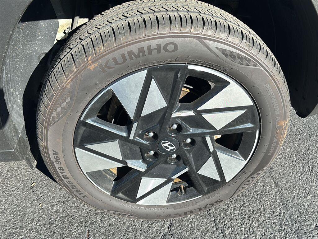 Certified 2024 Hyundai Kona UV