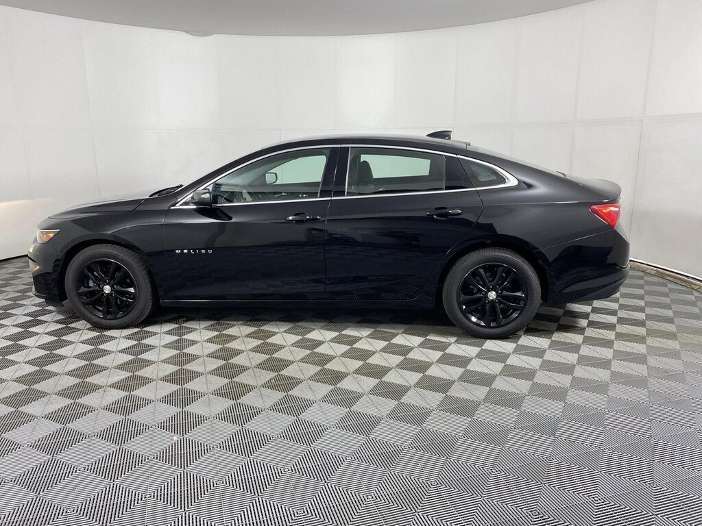 Used 2017 Chevrolet Malibu LT Sedan