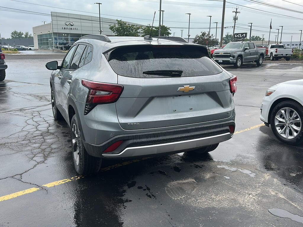Used 2024 Chevrolet Trax LT SUV