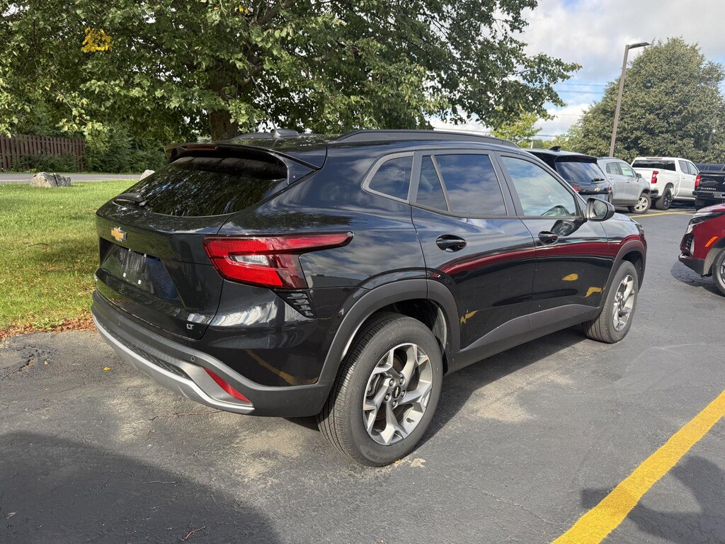 Used 2024 Chevrolet Trax LT SUV