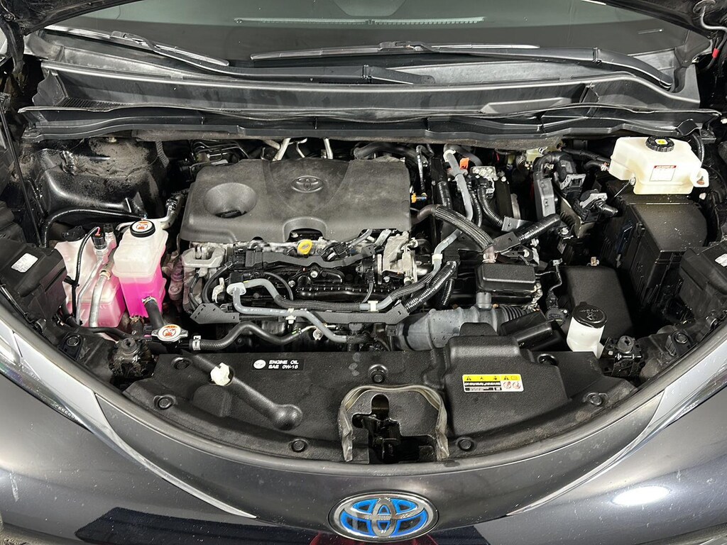 Used 2021 Toyota Sienna LE Van