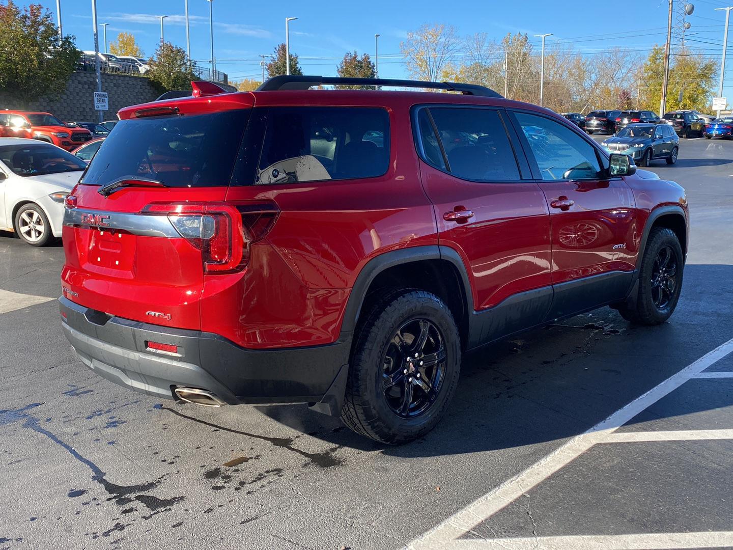 Used 2023 GMC Acadia UV