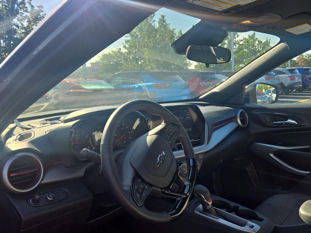 Used 2025 Chevrolet Trax 1RS SUV