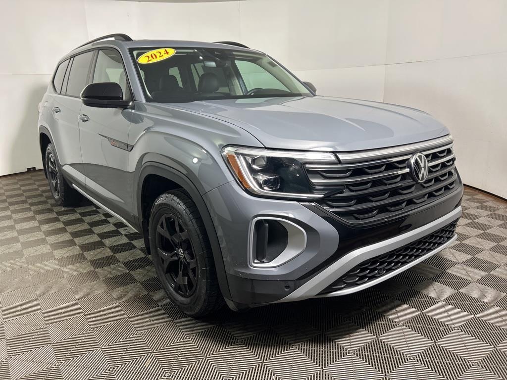 Used 2024 Volkswagen Atlas 2.0T Peak Edition SE w/Technology SUV
