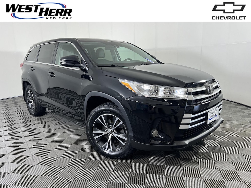 Used 2018 Toyota Highlander LE Plus SUV