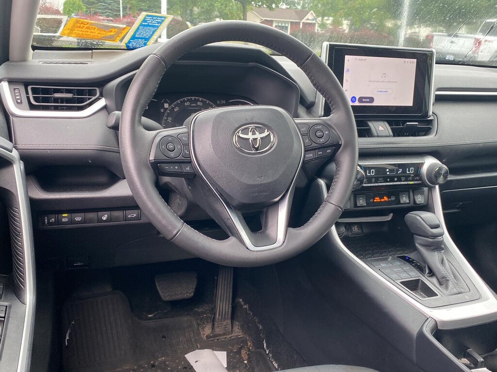 Used 2025 Toyota RAV4 XLE SUV