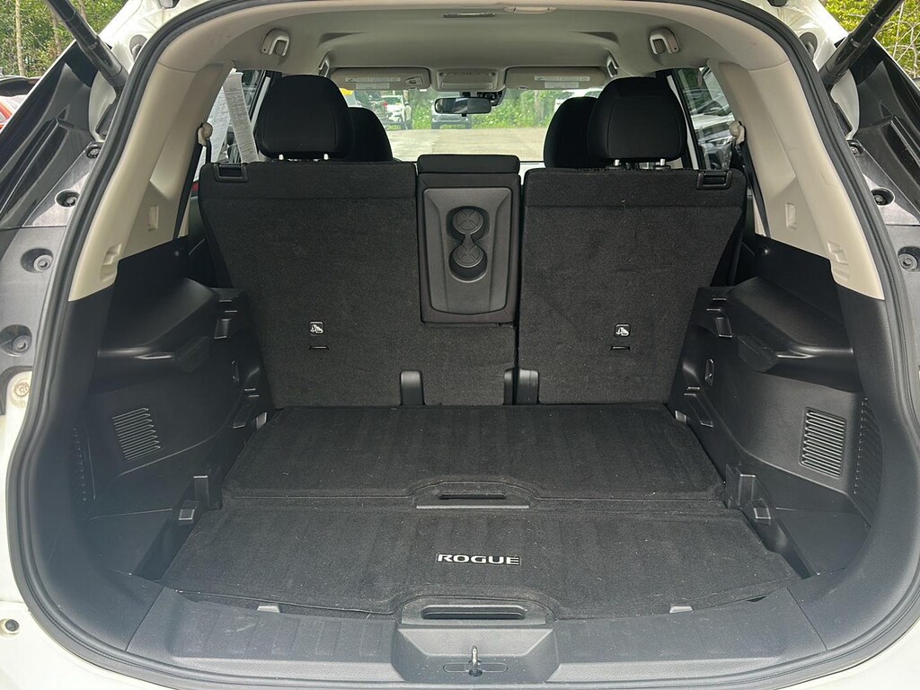 Used 2020 Nissan Rogue SV SUV