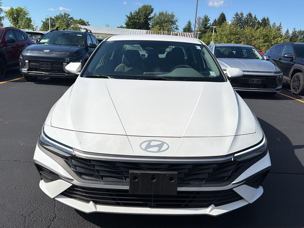 Certified 2025 Hyundai Elantra SE Sedan