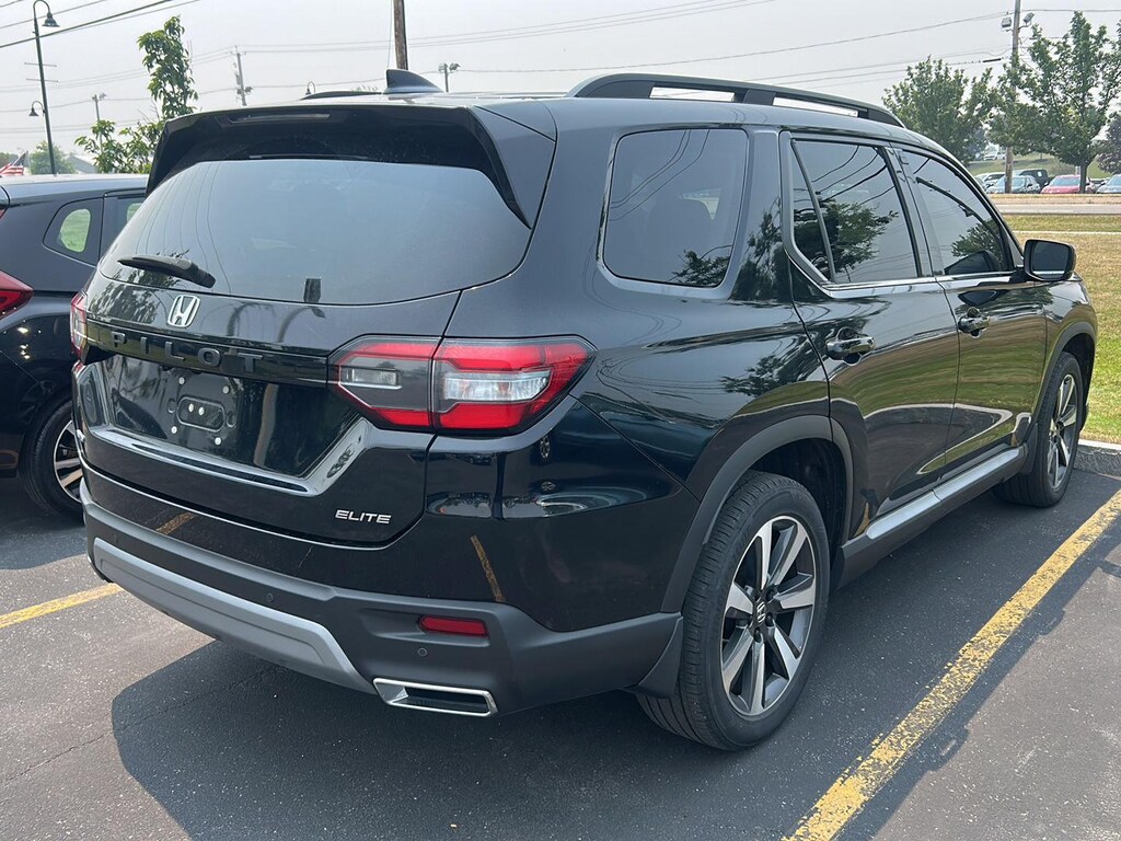 Used 2023 Honda Pilot Elite SUV