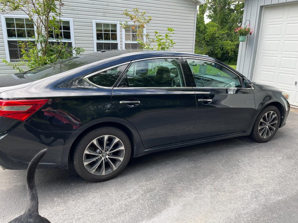 Used 2017 Toyota Avalon XLE Premium Sedan