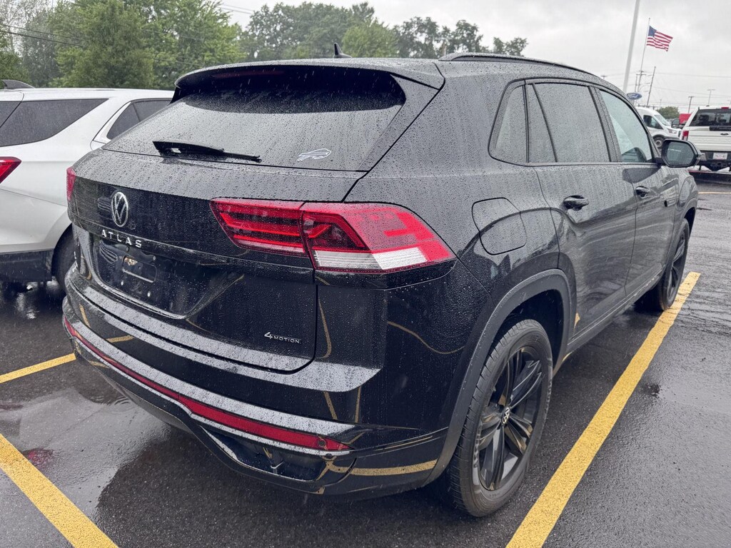 Used 2023 Volkswagen Atlas Cross Sport 2.0T SEL R-Line Black SUV