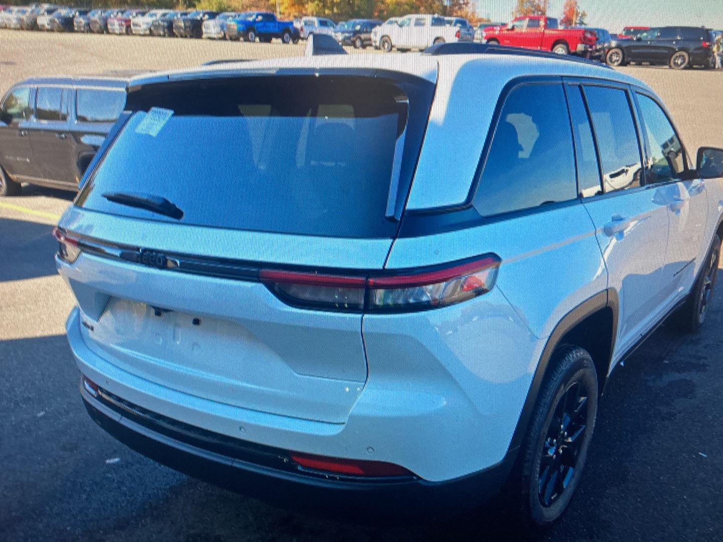 Certified 2025 Jeep Grand Cherokee Altitude X SUV
