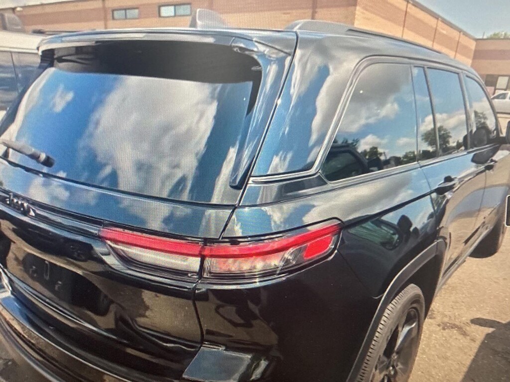 Used 2024 Jeep Grand Cherokee Altitude X SUV