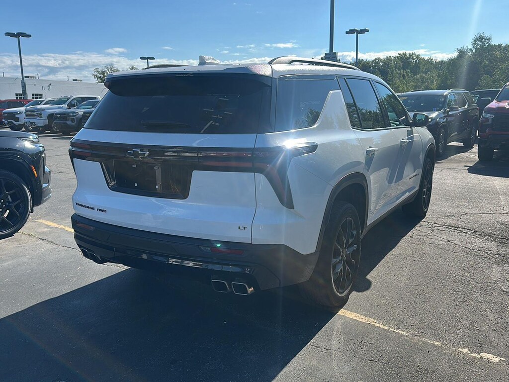Used 2024 Chevrolet Traverse AWD LT SUV
