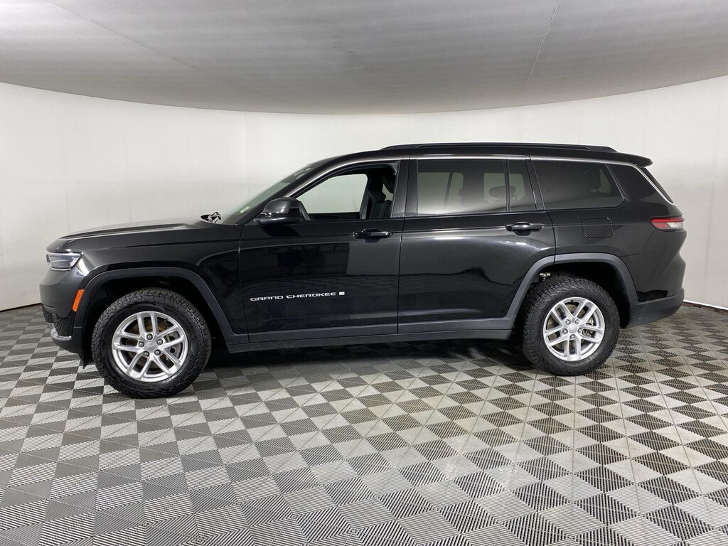 Used 2024 Jeep Grand Cherokee L Laredo SUV