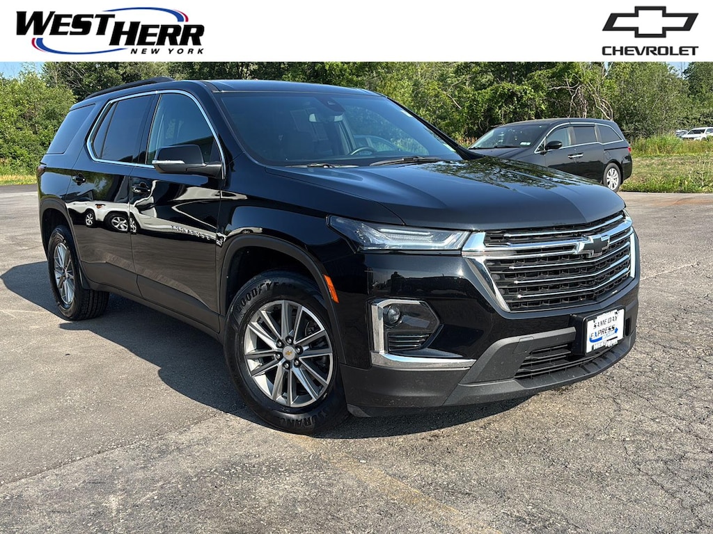 Used 2023 Chevrolet Traverse LT Cloth SUV