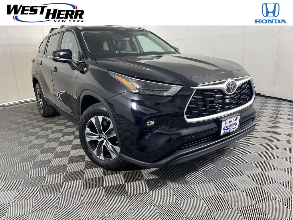 Used 2023 Toyota Highlander XLE SUV