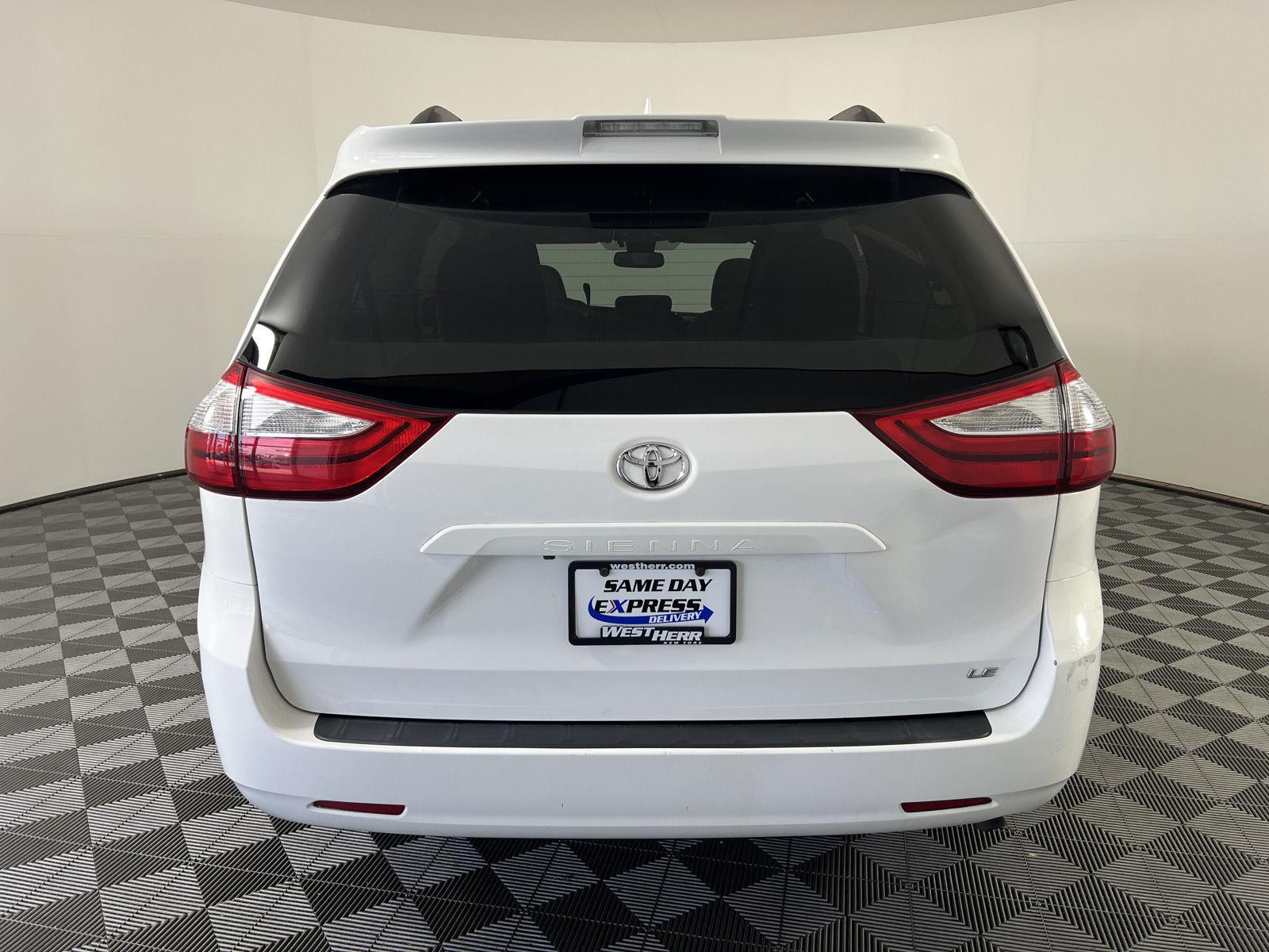 Used 2019 Toyota Sienna LE 8-Passenger SUBN