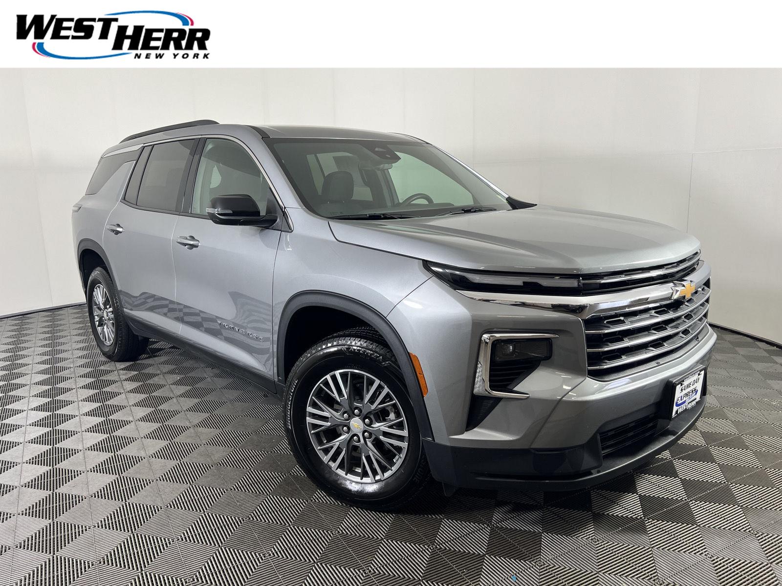 Used 2026 Chevrolet Traverse FWD LT SUV