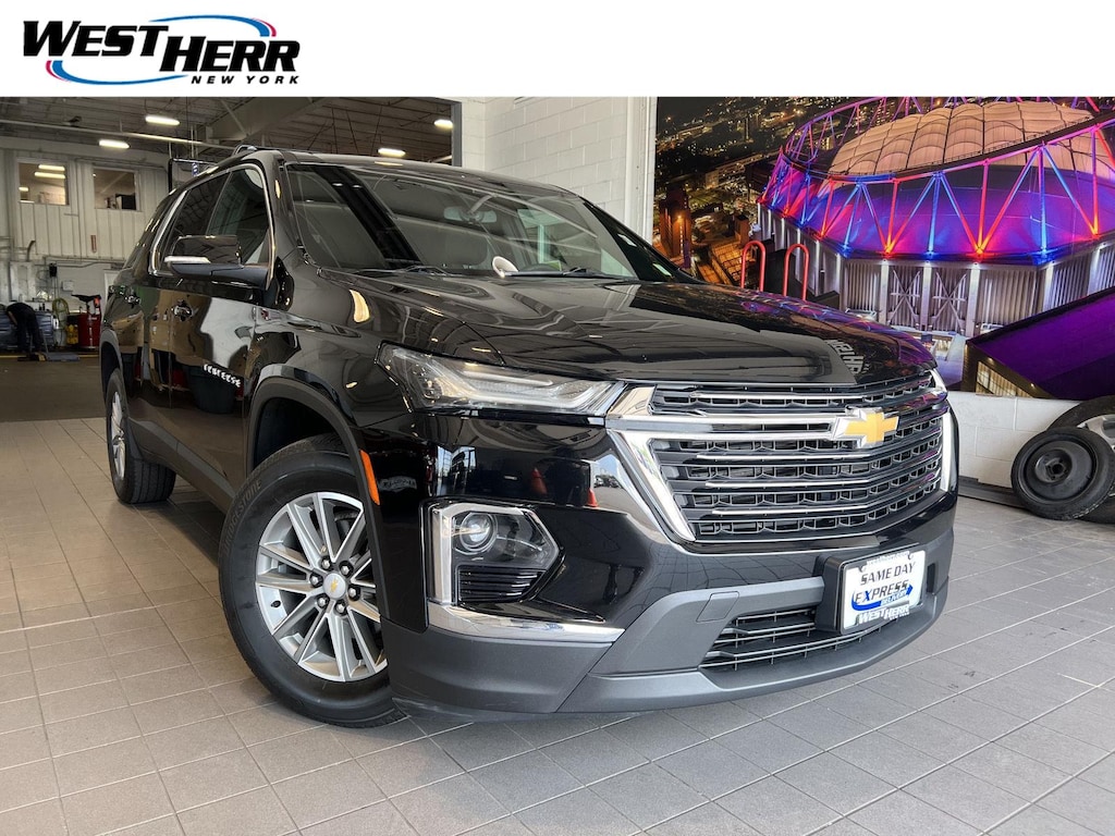 Used 2023 Chevrolet Traverse LT Cloth SUV