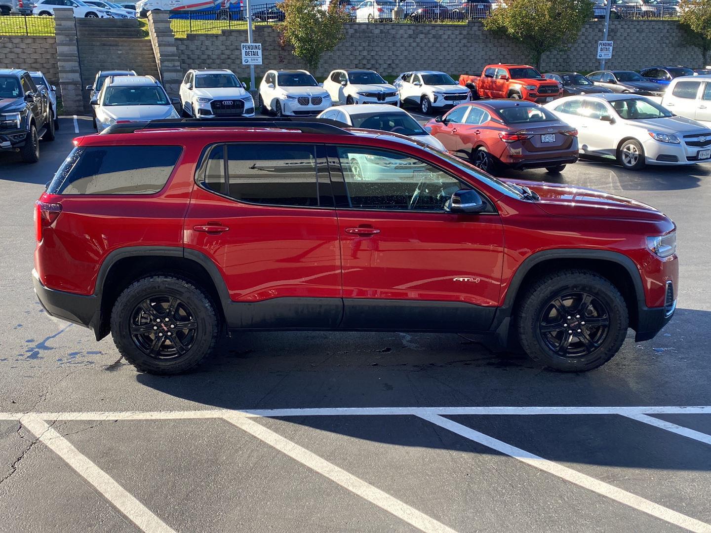 Used 2023 GMC Acadia UV
