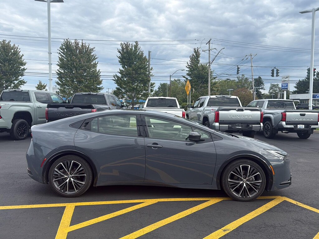 Used 2023 Toyota Prius XLE Hatchback