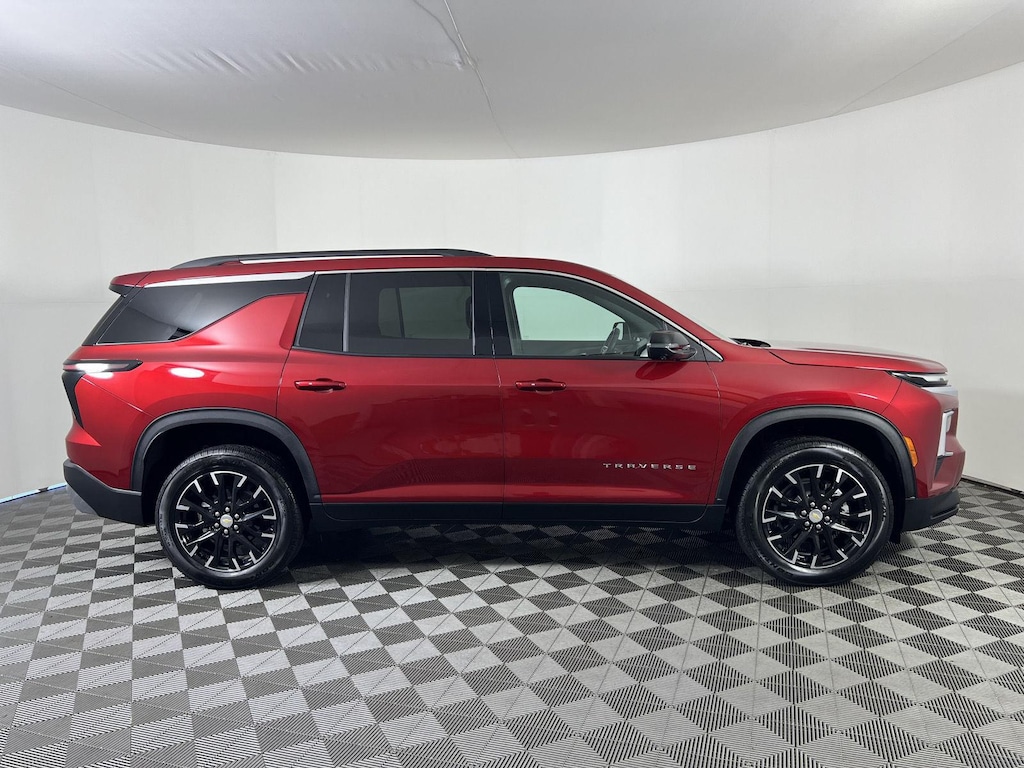 Used 2026 Chevrolet Traverse AWD LT SUV