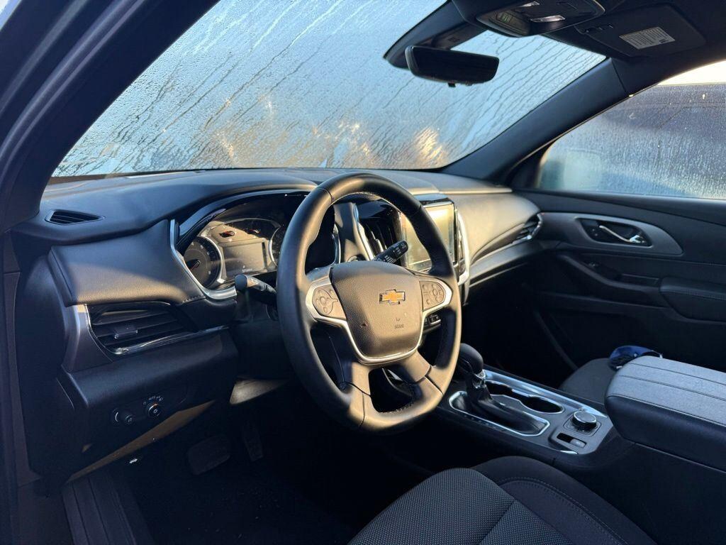 Used 2023 Chevrolet Traverse LT SUV