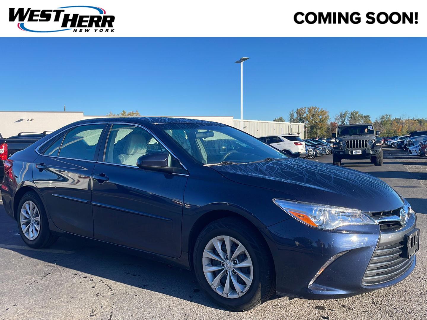 Used 2017 Toyota Camry SE Sedan