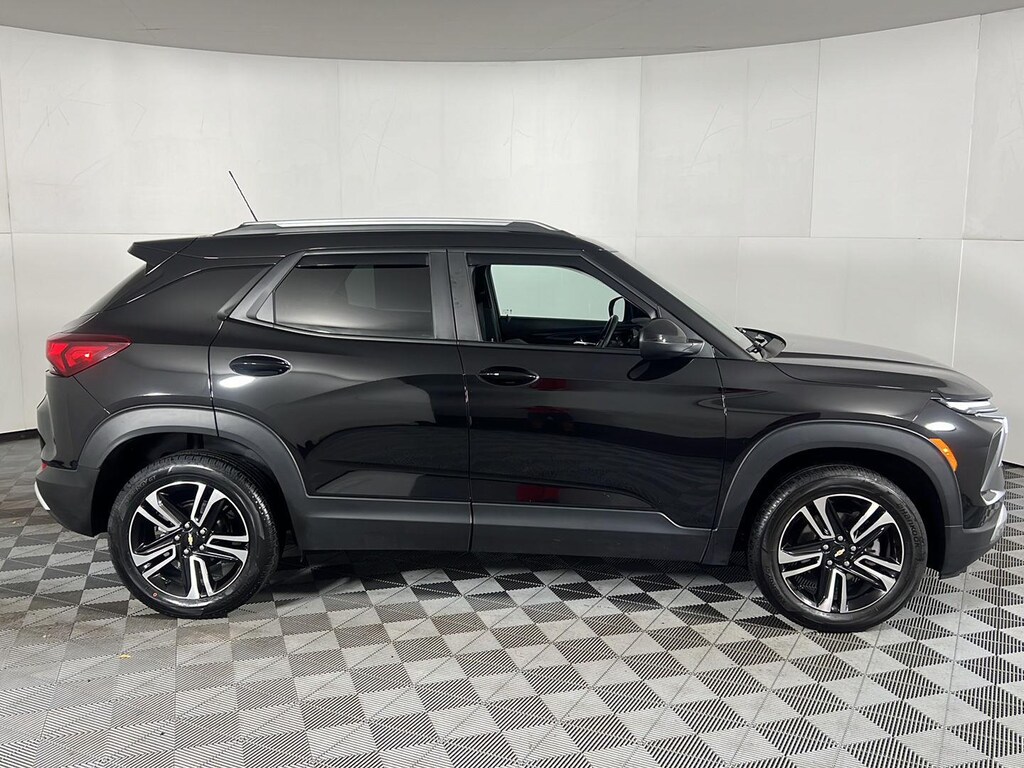 Used 2025 Chevrolet Trailblazer LT SUV