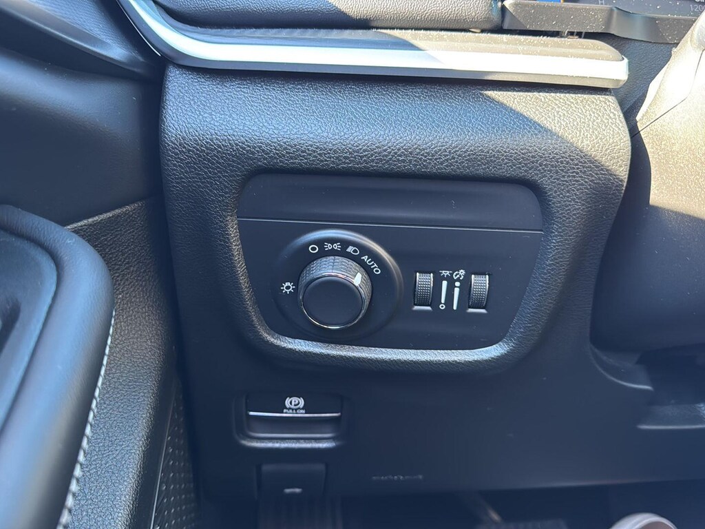 Used 2025 Jeep Grand Cherokee L Altitude SUV