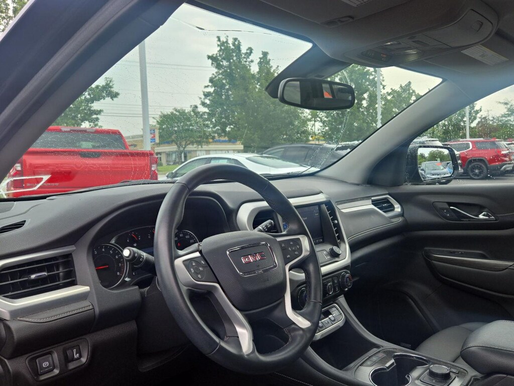 Used 2023 GMC Acadia SLT
