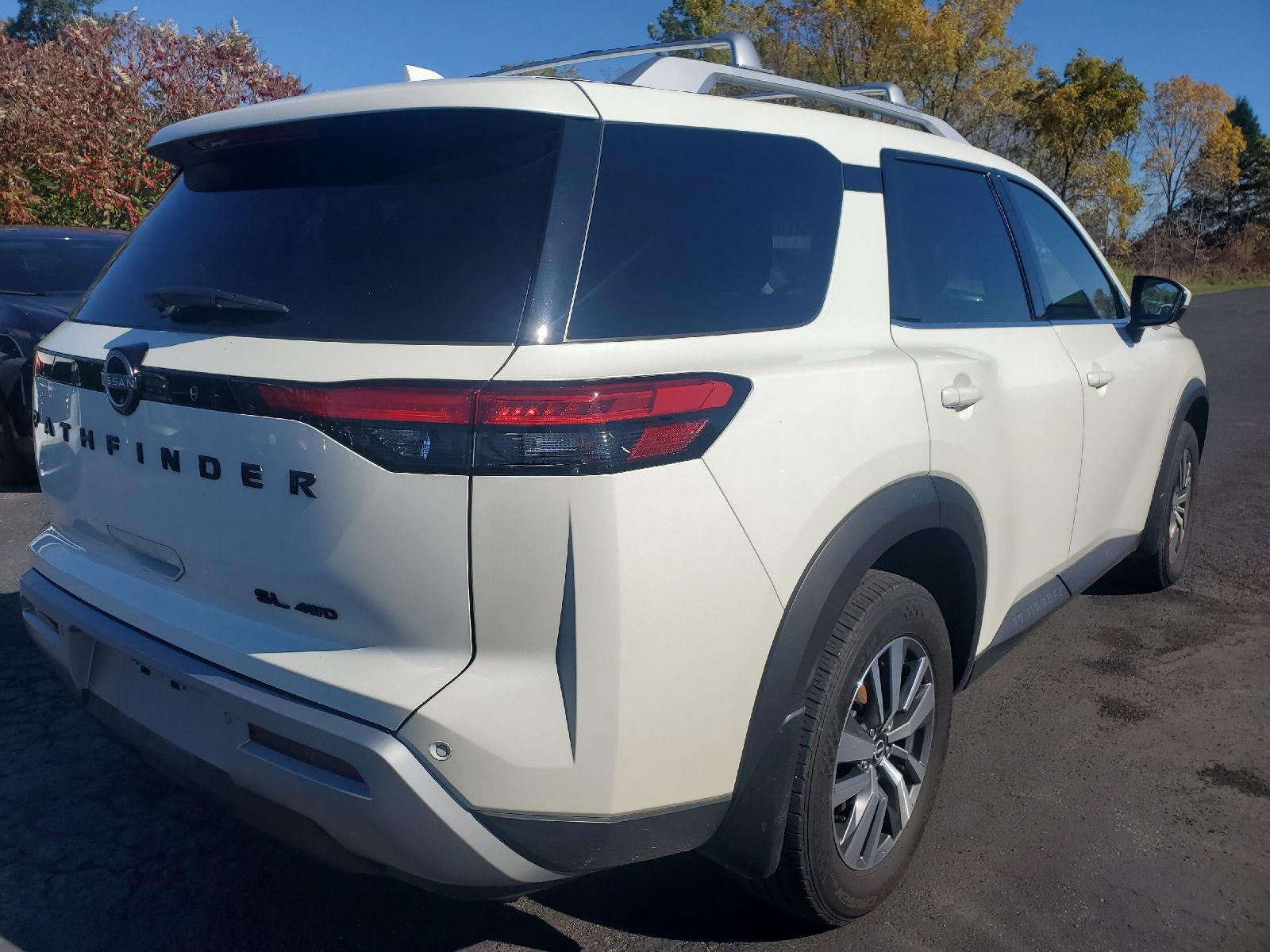 Used 2024 Nissan Pathfinder SL SUV