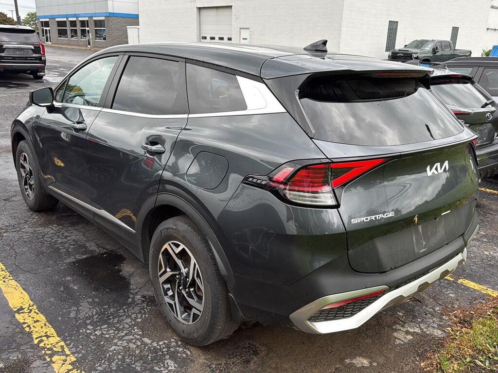 Used 2024 Kia Sportage LX SUV