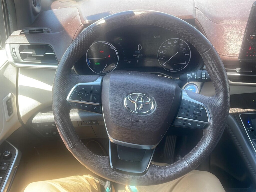 Certified 2024 Toyota Sienna Platinum 7-Passenger Van