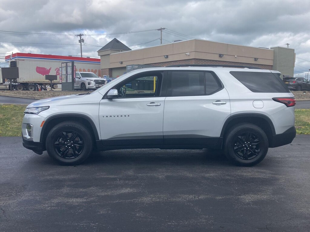 Used 2022 Chevrolet Traverse LT Cloth SUV