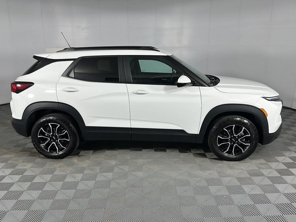 Used 2024 Chevrolet Trailblazer Activ SUV