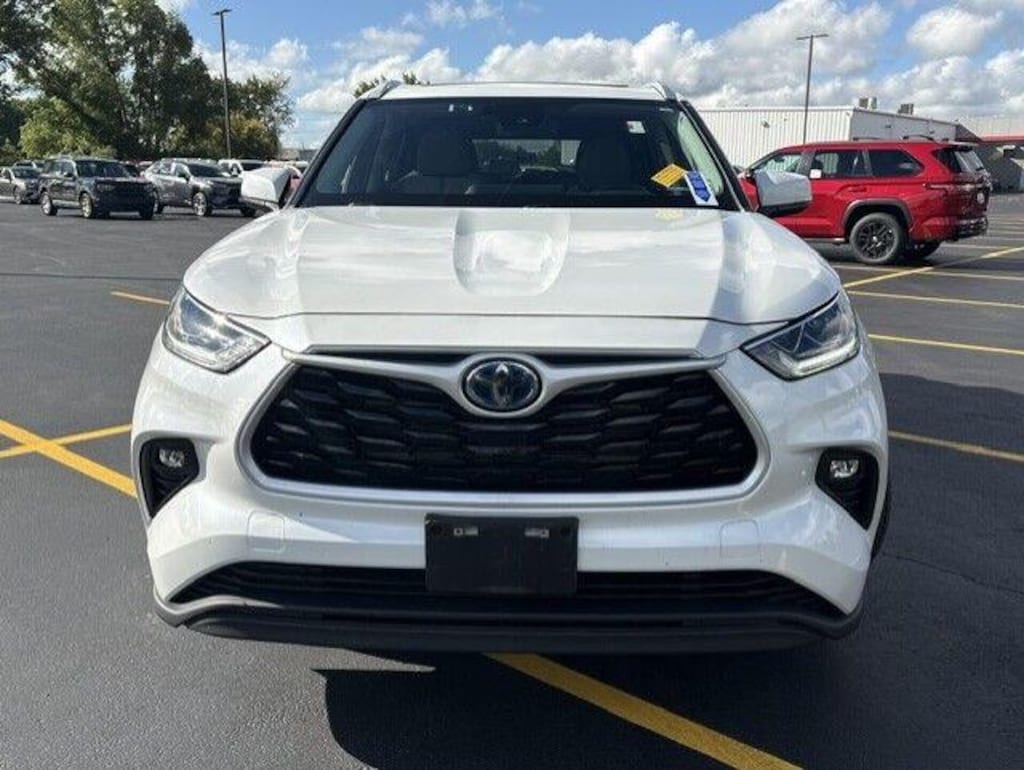 Used 2023 Toyota Highlander Hybrid Bronze Edition SUV