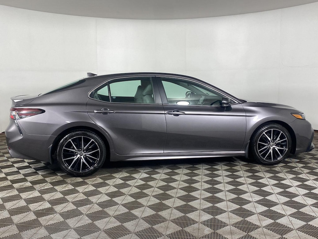 Used 2023 Toyota Camry SE Sedan