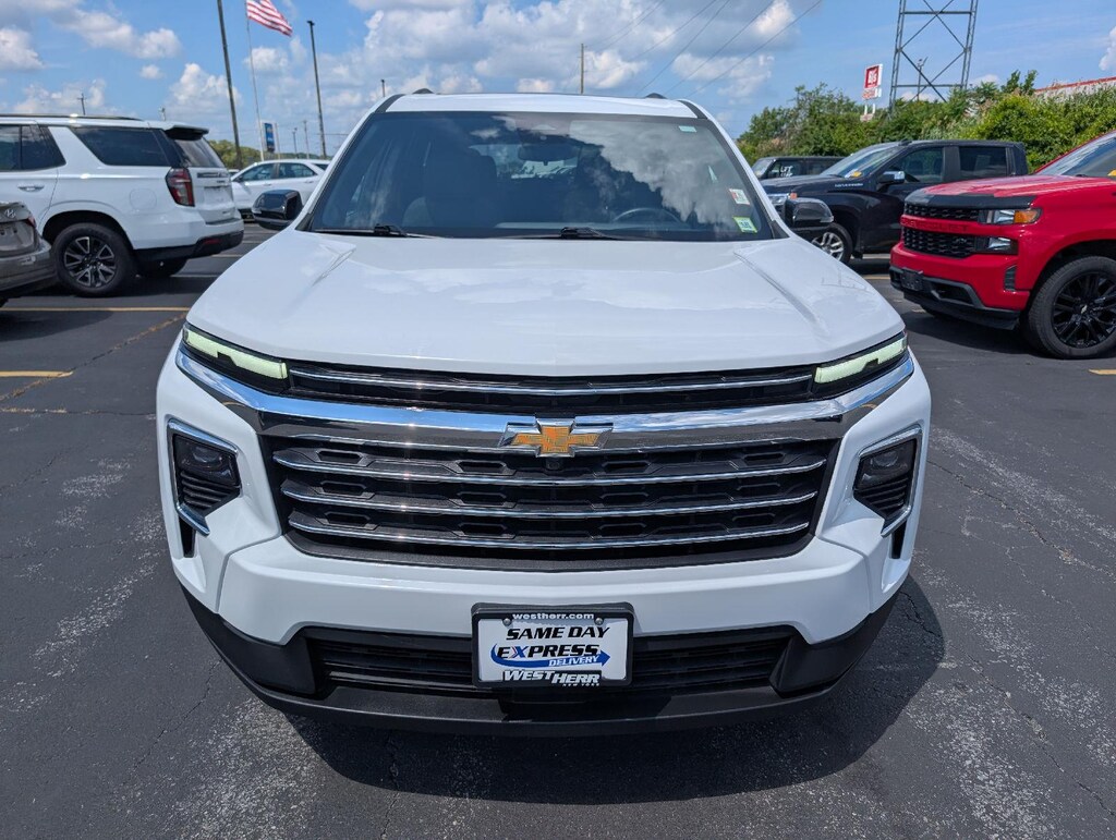 Used 2025 Chevrolet Traverse LT SUV